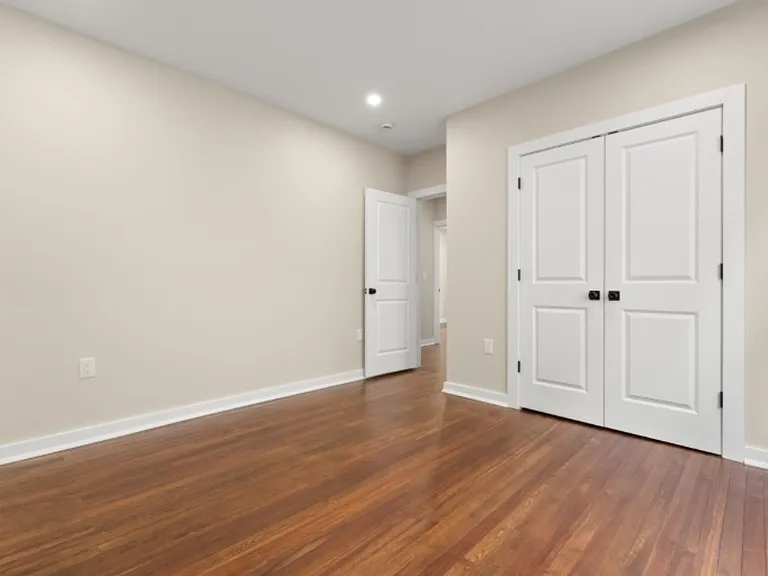 218 Ampere Pkwy — Photo 9