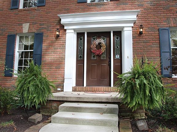 3rd image of 245 Bridgewater Cir