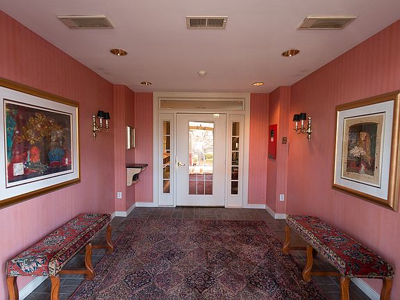 3rd image of 333 Oakwood Ave Suite 3G