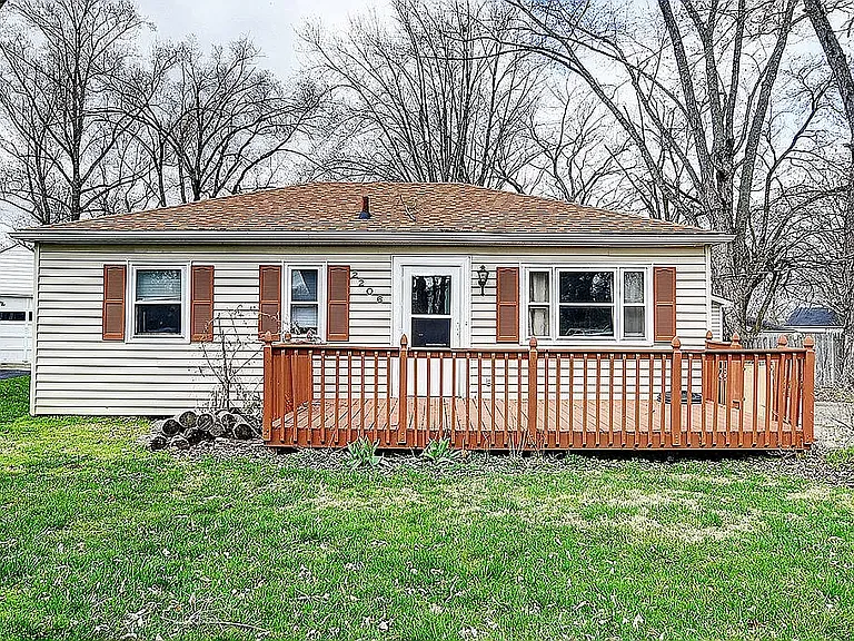 2206 Spencer Ln — Photo 2