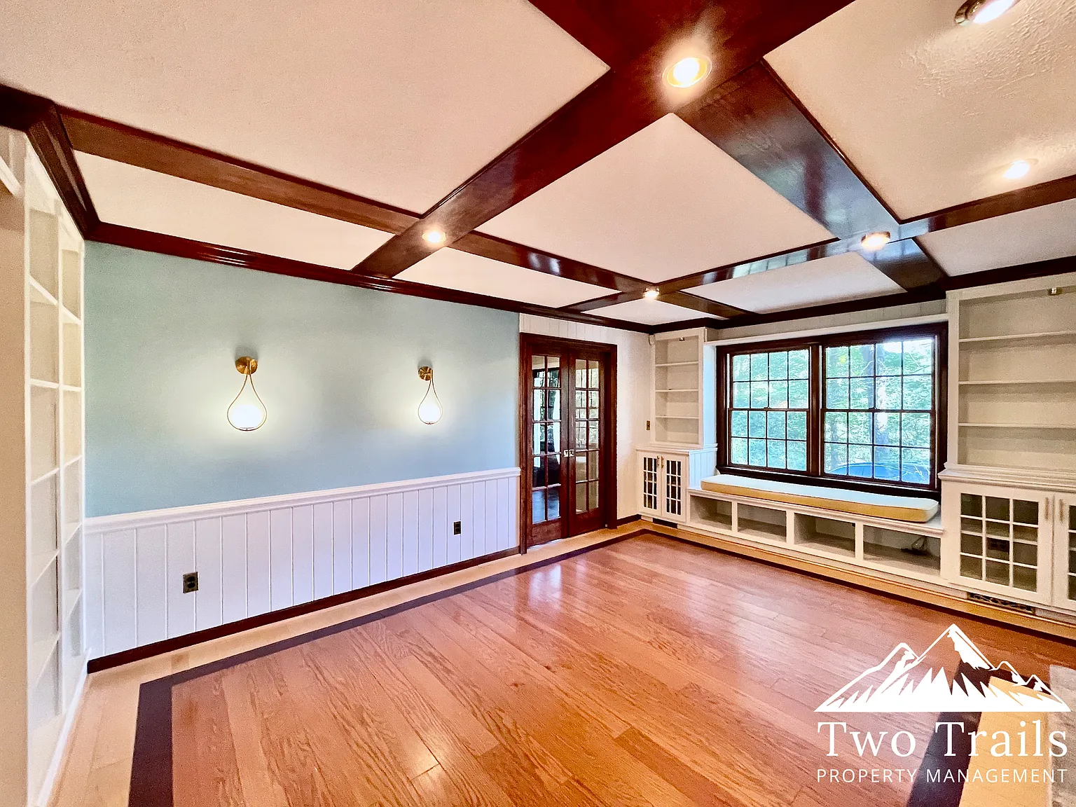 5 bed, 4105 sqft, $3,600 — Photo 2