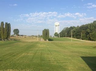 620 3rd Ave E APT 3, Coggon, IA 52218