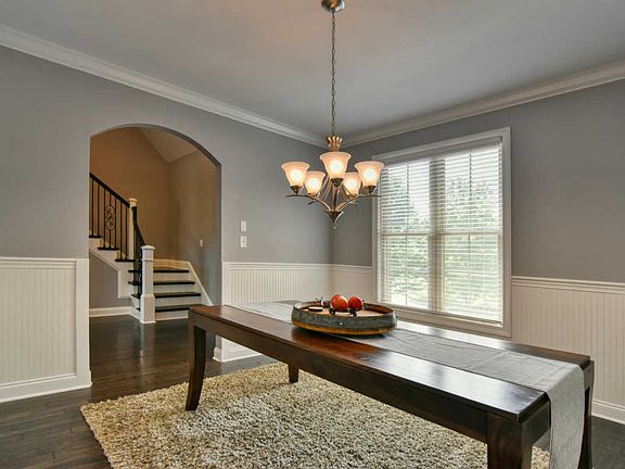 4th image of 642 Oak Cove Ln