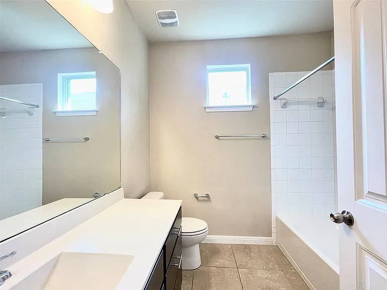 16412 Vescovo Ln — Photo 22