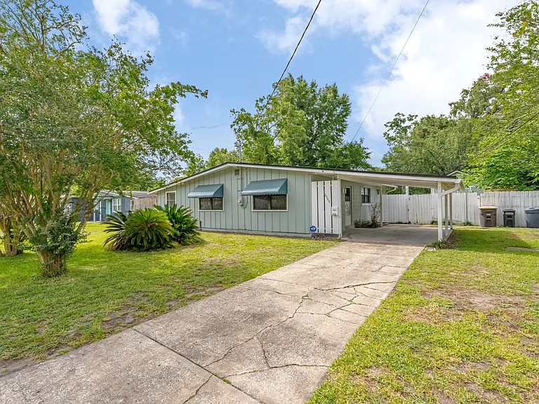 6766 London Bridge Ln — Photo 4