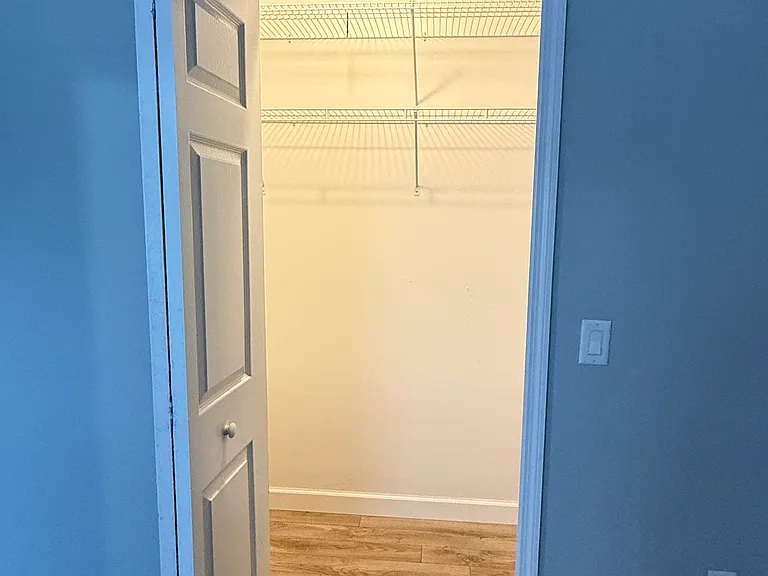 10406 Brussels Dr — Photo 17