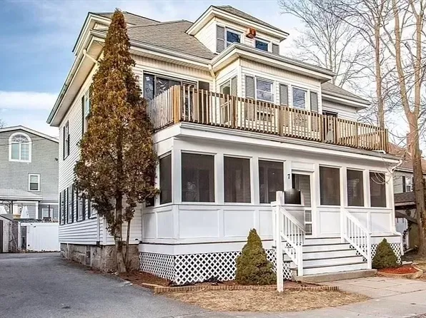 7 Plymouth St, New Bedford, MA 02740