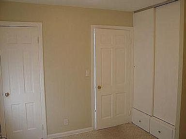 5th image of 2984 Linwood Ave APT 2