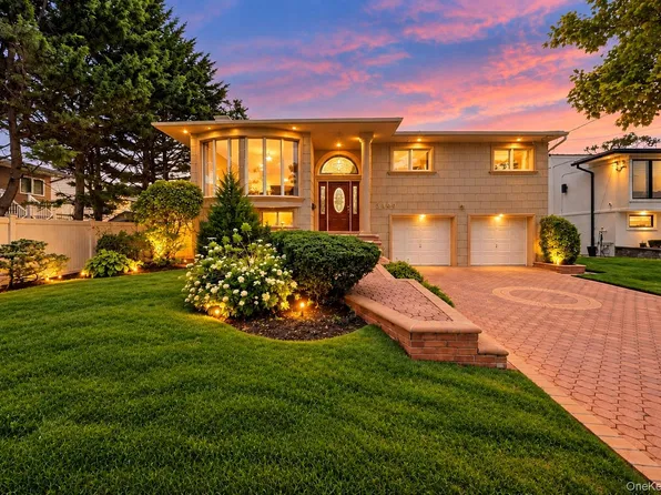 3400 Courtney Place, Baldwin, NY 11510