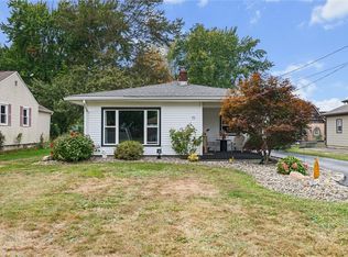 56 Concord Rd, Hermitage, PA 16148