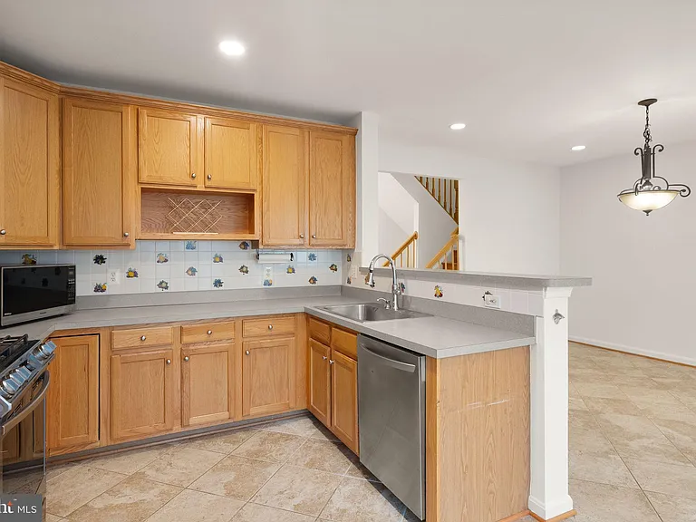 42685 Rolling Rock Sq — Photo 13