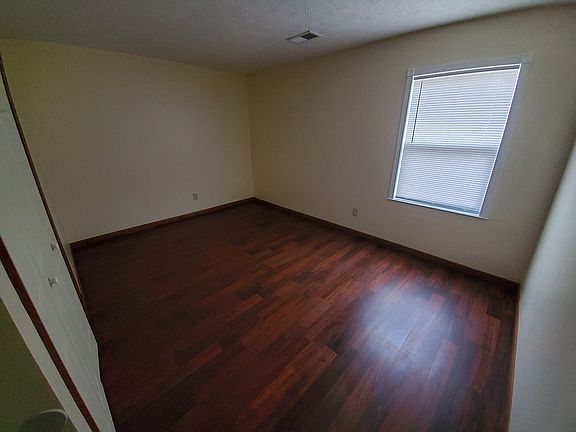 3rd image of 3228 Southwest Dr