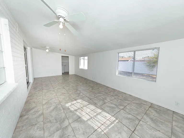 1333 E Orange St — Photo 15