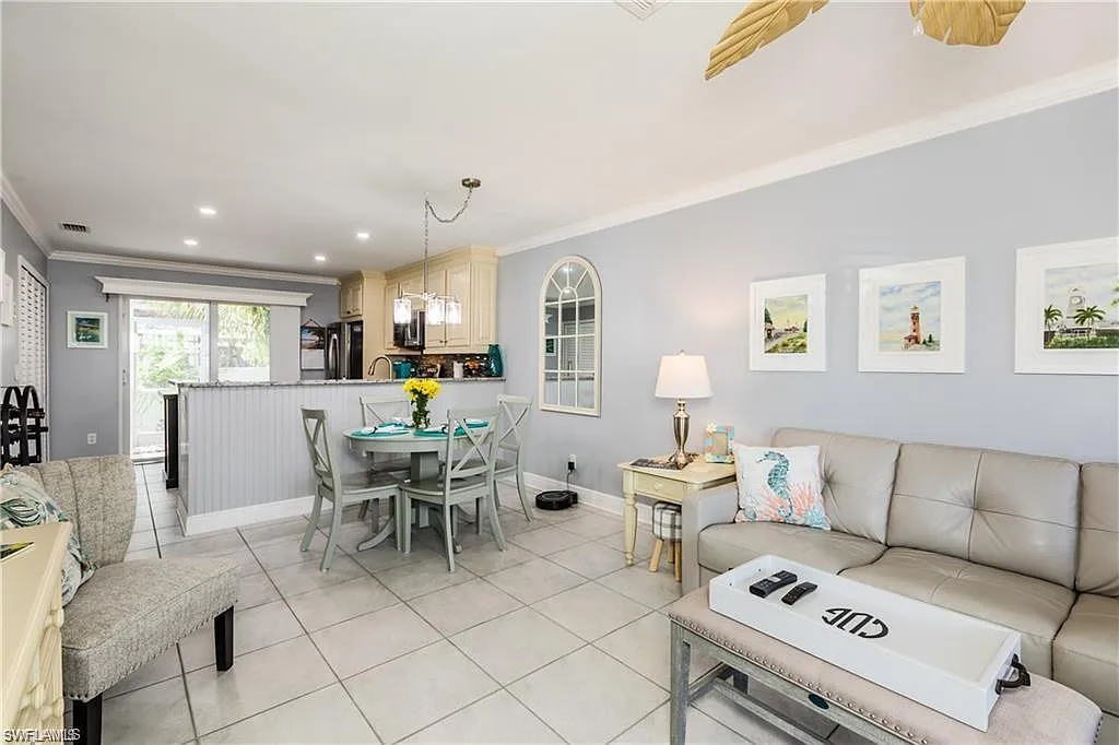 2 bed, 2.5 bath, 1066 sqft, $3,500 — Photo 2