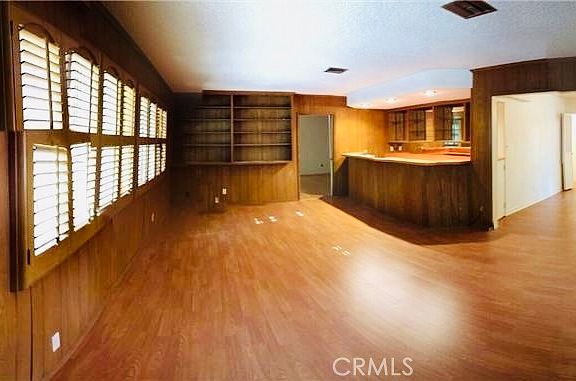 3rd image of 605 N Story Pl