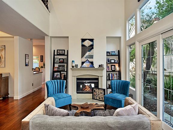 3rd image of 1525 Golfcrest Pl