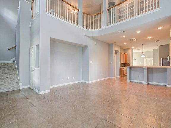5th image of 9106 Sunlight Oak Ln