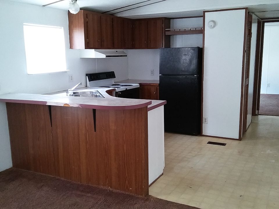 1st image of 213 Santa Cruz St E