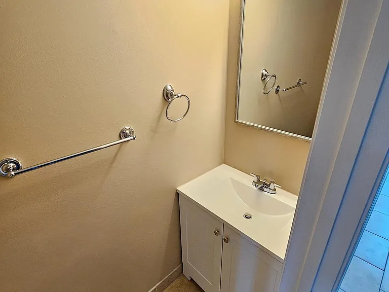 509 Beebe Ct — Photo 7