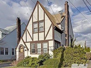 356 Marcellus Rd, Mineola, NY 11501