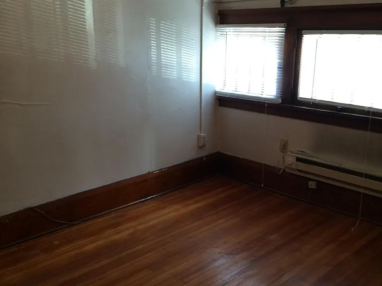 202 E Davenport St #3 — Photo 6