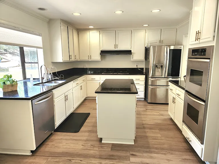 4046 Oak Glen Ct — Photo 6