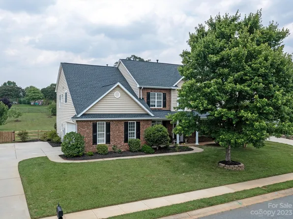 11018 Royal Colony Dr, Waxhaw, NC 28173