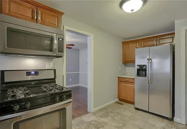 716 Maple Ln — Photo 9