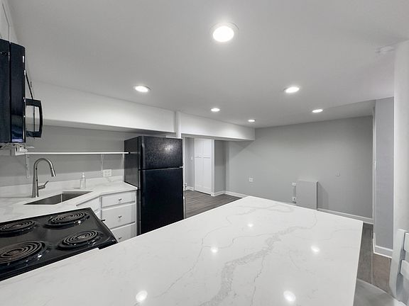 5th image of 2310 W Wilson Ave #6H