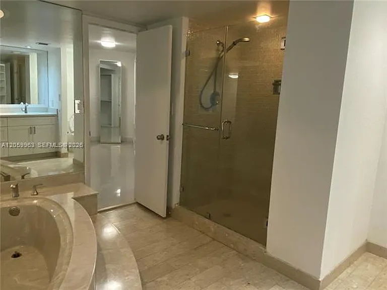 1111 Crandon Blvd #CU-A807 — Photo 16