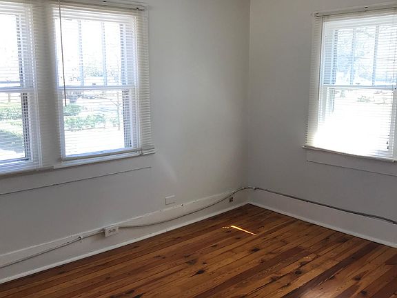 2nd image of 1021 E Bell St