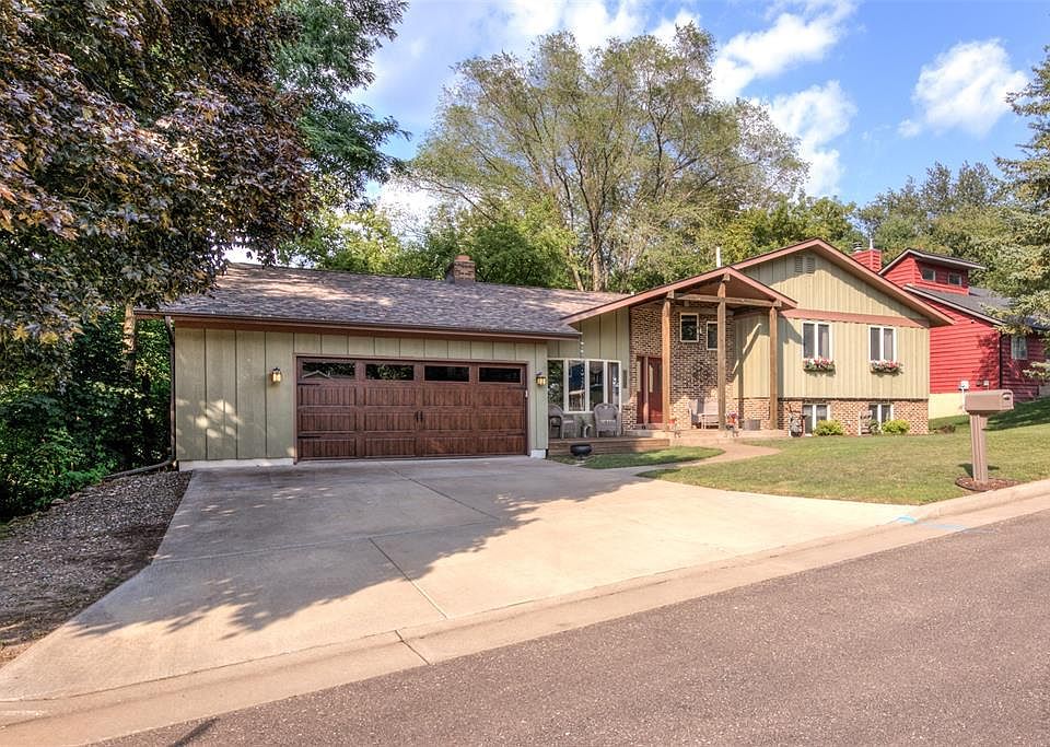 1st image of 608 Manor Court