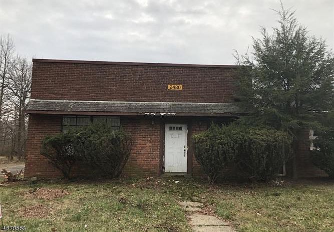 1st image of 2480 Plainfield Ave