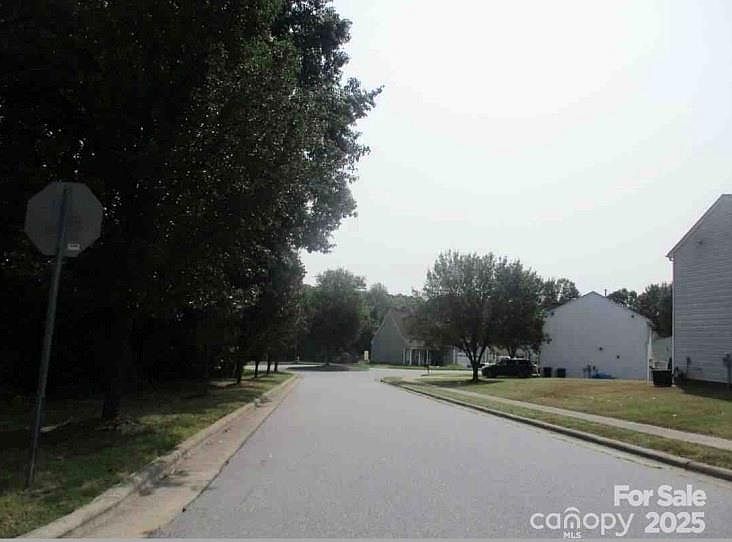 2nd image of 1905 9th Dr