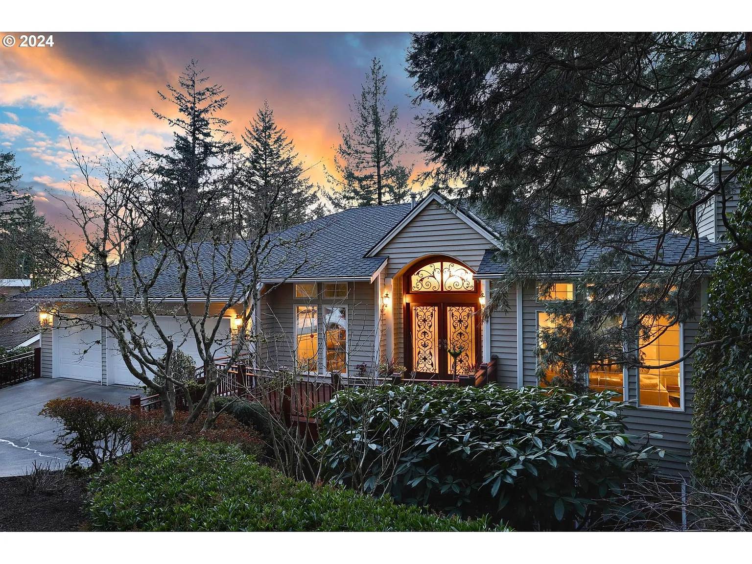 255 SW Alderidge Dr photo 1