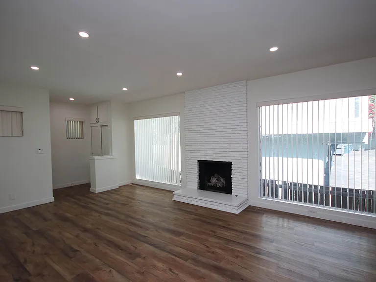 1621 Raymond Hill Rd #A — Photo 6