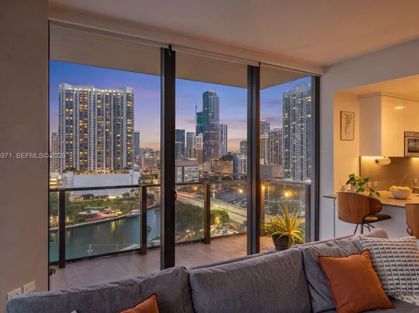 88 SW 7th St APT 1012, Miami, FL 33130