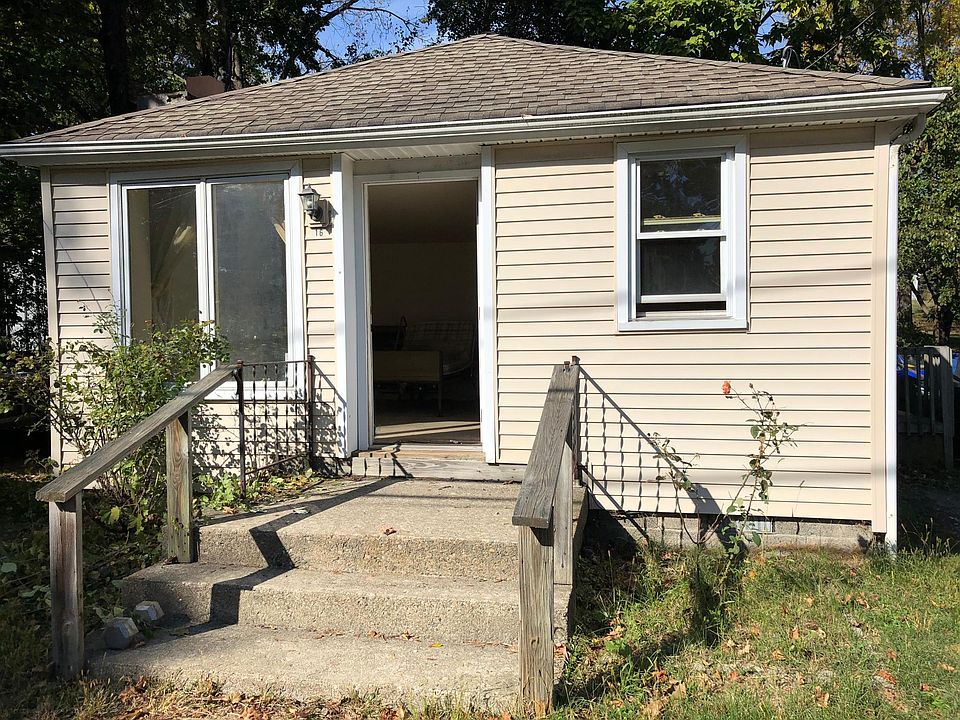 2nd image of 16 Woodlawn Ter