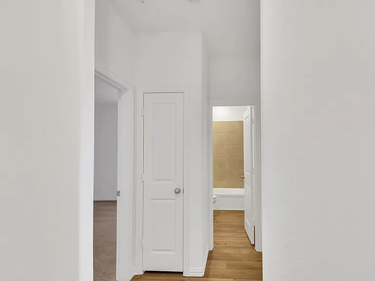 5126 Penrose Dr — Photo 19
