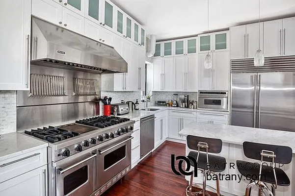 Rented by Batra Group Inc | media 15