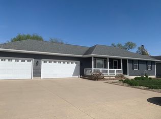 802 S Main St, Prairie City, IA 50228
