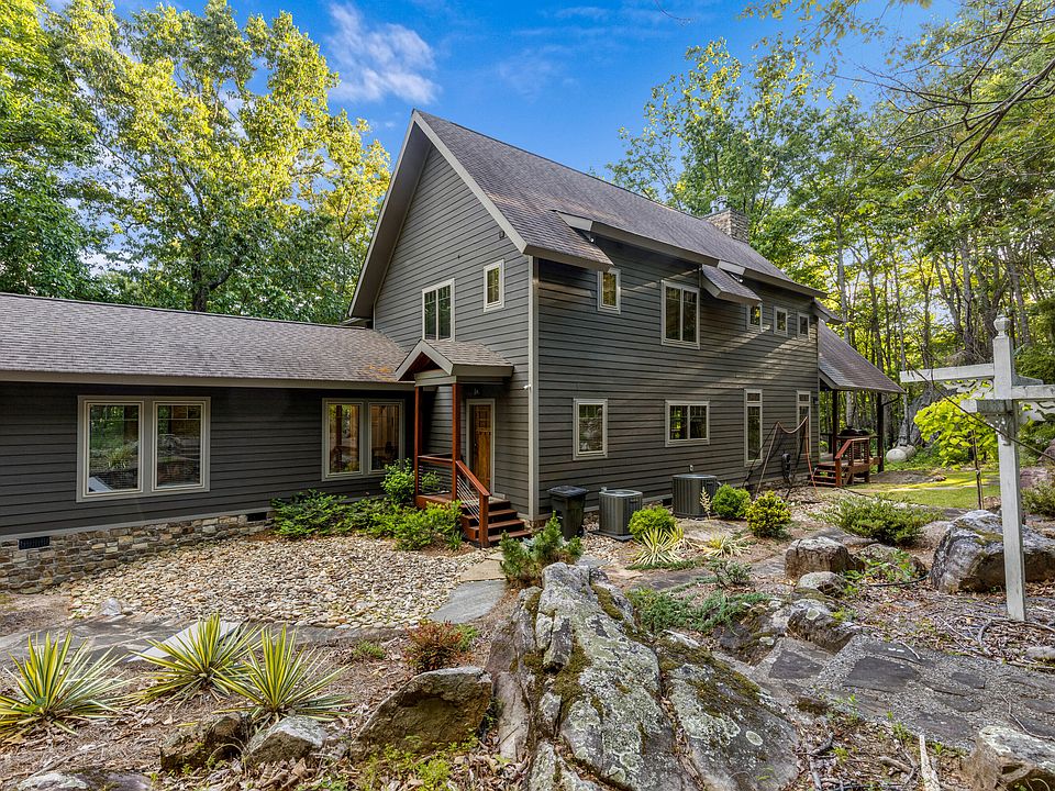 46th image of 748 Woodcock Rd