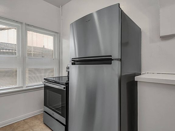 5th image of 437 N Oakhurst Dr #106
