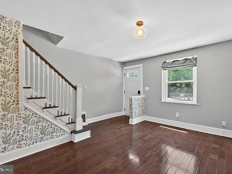 1705 Montrose St — Photo 7
