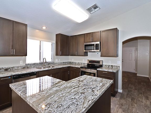 KITCHEN ISLAND