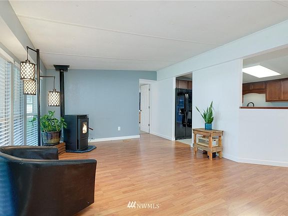 5th image of 140 Tahuyeh Dr NW