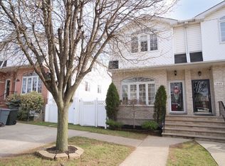 1598 Woodrow Rd, Staten Island, NY 10309