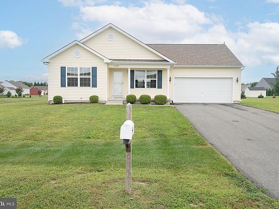 2nd image of 21089 Emerald Isle Dr
