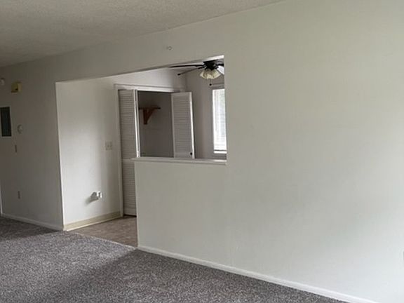 4th image of 410 N 19th Ave