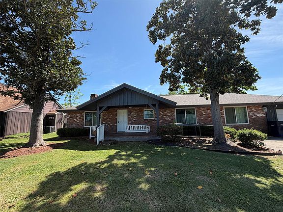 3rd image of 30 N Terrace Dr